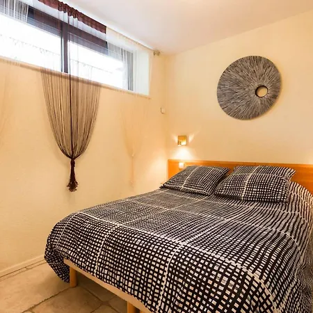 Apartment Spacieux A Die Des Vosges - 100 M² - Parkings Saint-Die-des-Vosges